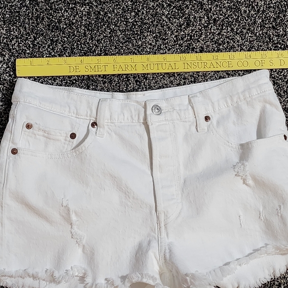 LEVIS 501 Shorts Womens 29 White Distressed High Rise Denim Cutoffs Raw Hem - Picture 7 of 13